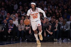 手感不错！克拉克森半场10分钟贡献11分 8投4中&三分5中3