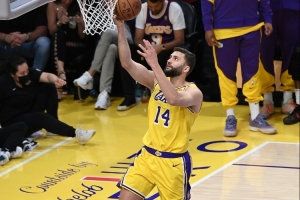 湖人生涯常规赛首秀要来啦？克莱伯打开拓者升级为出战成疑