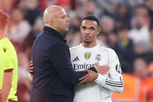 “特伦特”！斯洛特：简短交流后给了个拥抱，甚至不记得说了什么