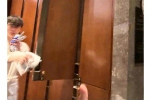 难怪T1要发公告保护选手？疑似是有网友更衣室偷拍Faker“果照”