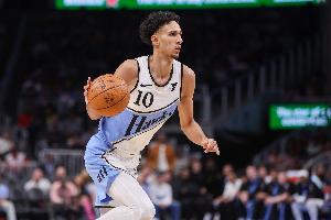 先发制人！里萨谢首节4分钟5中4独得11分 罚球2中2