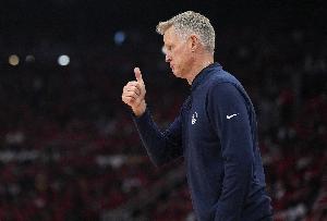 胸有成竹的样子！科尔：我的范特西球队3胜6负 其实我最担心这个