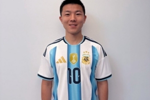 迷弟上线！陶强龙晒上身10号梅西阿根廷新球衣