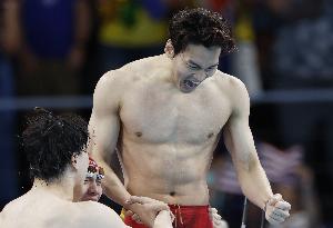 全运会男子100米仰泳预赛：徐嘉余总排名第一 陶冠男汪顺等晋级