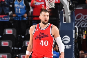 祖巴茨谈球队第2节崩盘：赖我们自己 没回防&给对手好机会&失误球