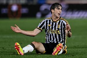 斯基拉：两家意甲俱乐部有意租借米雷蒂，但尤文希望留住球员