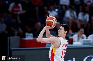 郇斯楠：对所有大学球员来说大一最难熬 我有信心克服未来的困难