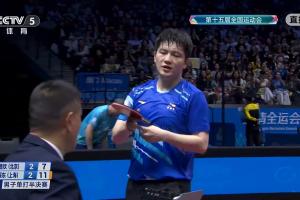 小胖两度扳平！王楚钦vs樊振东第四局，樊振东11-7拿下再度扳平！