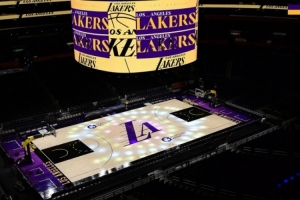 明天主场打爵士！湖人主场已改造成城市版涂装地板！