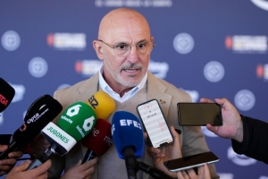 德拉富恩特：我们还有很多工作要做，希望所有球员都保持健康