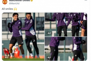 伤势无碍！曼联社媒晒今日训练照片，库尼亚在列+露出笑容