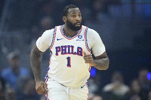 老痴汉了！德拉蒙德18分钟进账8分14板 正负值+5全队最高