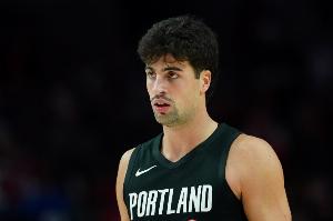 老铁别投了！阿夫迪亚首节7中1&三分5中0仅拿2分1板1助1断