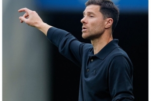 皇马官方祝阿隆索44岁生日快乐，带队至今战绩17胜3平3负