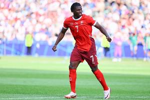 队报：罗马考虑在冬季引进雷恩前锋恩博洛，今年夏天就曾有意球员