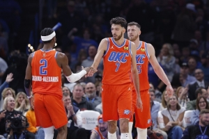 雷吉·米勒：雷霆也许可以冲一下勇士的73胜纪录 但健康才重要