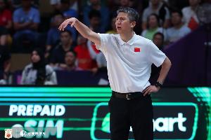 媒体人：我们下半场也要统一思想 真的别瞎打了 再这么打要输球了