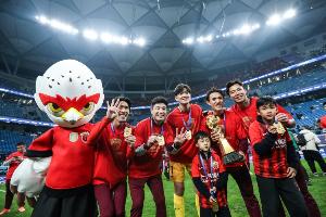 球迷会：海港夺冠庆典将于明天下午举办，据说是超大规模现场活动