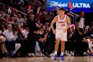 队记：谢泼德已成未来基石之一 他的成长让火箭更愿交易未来首轮