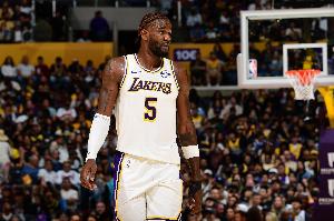 艾顿：防浓眉要像防字母或约基奇那样 一个人防不住就派两个人