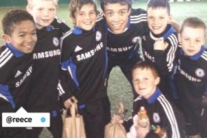 【赖斯的旅程】英超晒赖斯切尔西青训照片，与芒特、詹姆斯同框