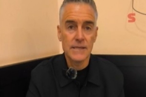 巴萨旧将路易斯·卡雷拉斯：我穿过队史首件印有名字的19号球衣