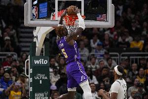 你是湖人防守支柱？艾顿：疯狂的问题 我还以为我没有防守能力