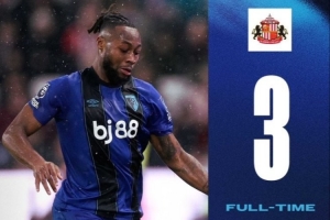 桑德兰队史首次在英超让二追三，此前187次落后2球最终10平177负