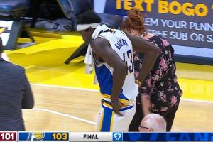 绝杀！西卡冷血中投 面对包夹干拔 直接送走公牛！