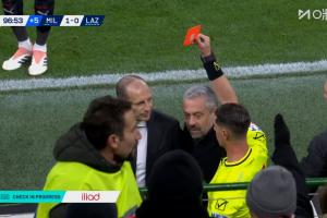 VAR介入补时点球！阿莱格里暴怒质疑裁判，被直红罚下