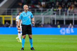 安东尼-泰勒执法超20场球队中，切尔西场均吃2.36张黄牌最多