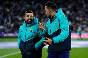 完美谢幕！36岁阿尔巴生涯804场22冠，37岁布斯克茨981场37冠