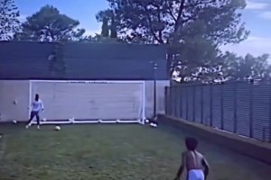 后面有彩蛋！青涩劳塔罗18年接受采访，被主持人撺掇找梅西合影！