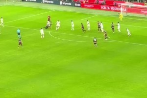 老当益壮球迷现场实拍莫德里奇回追防守卡位