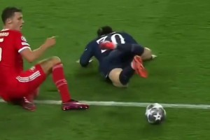 第一视角：拜仁时期帕瓦尔对梅西使用剪刀脚，这个动作确实很不好