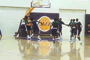 瓜迪奥拉这脚停球，自然也是优雅至极