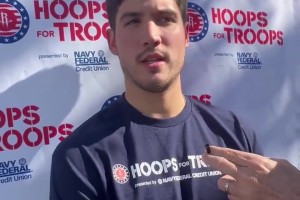 又是停球！拜合拉木没停好球，不然又是单刀机会