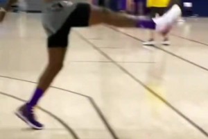 浓眉你这……看来不能怪东契奇，达拉斯这地方，谁来了都得胖！