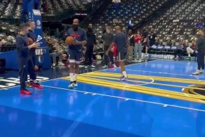 偏暗？独行侠NBA杯专属地板来了 吧友们觉得怎么样？