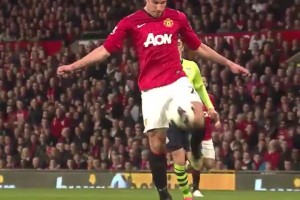 回味经典，范佩西的这一进球令无数球迷难忘