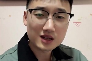 李京龙：男篮输球原因一个是外线没人站出来，另一个是阵容缺内线