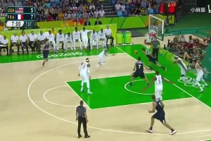 男篮有你在会不同？王俊杰名场面：抹进禁区暴力重扣黑人小哥！