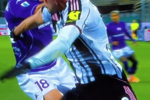 核动力中锋！网友：你永远不知道哈兰德会从哪里冲出来！