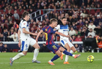 西甲｜巴萨3:1逆转阿拉维斯暂登积分榜榜首